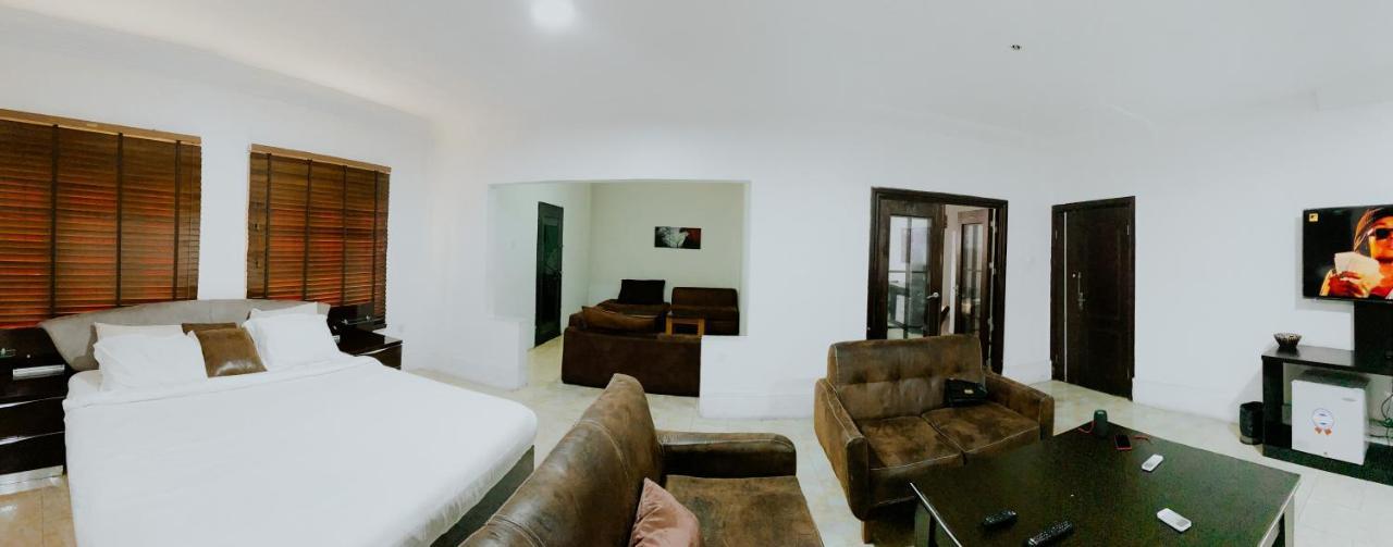 Taverna Lounge & Boutique Hotel Port Harcourt Dış mekan fotoğraf