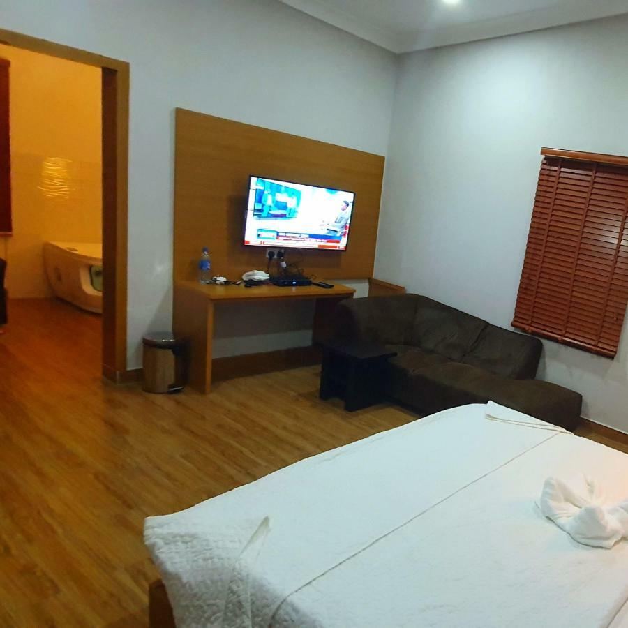 Taverna Lounge & Boutique Hotel Port Harcourt Dış mekan fotoğraf
